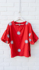 Blusa de margaritas bordadas