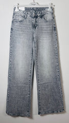 Pantalón tejano whit love gris
