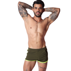 Typerhot Green Shorts en modelo de Gigo Underwear