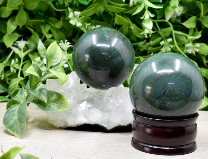 1Pc Green Jade Sphere Crystal Ball Healing Sphere.