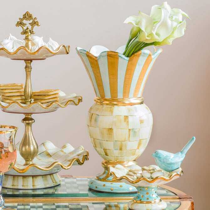 Check Great Vase