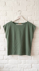 Camiseta con tachuelas +3 colores