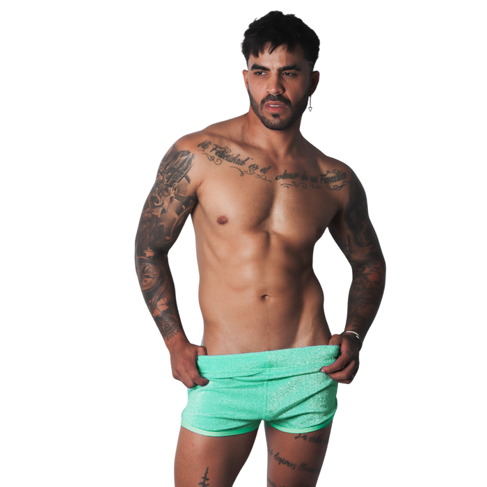 Flash Green Short en modelo de Gigo Underwear