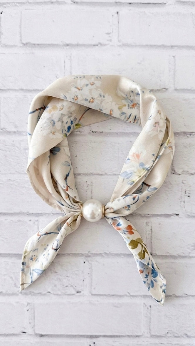 Beige Flores