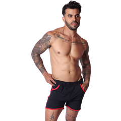 Typer Black Shorts en modelo de Gigo Underwear